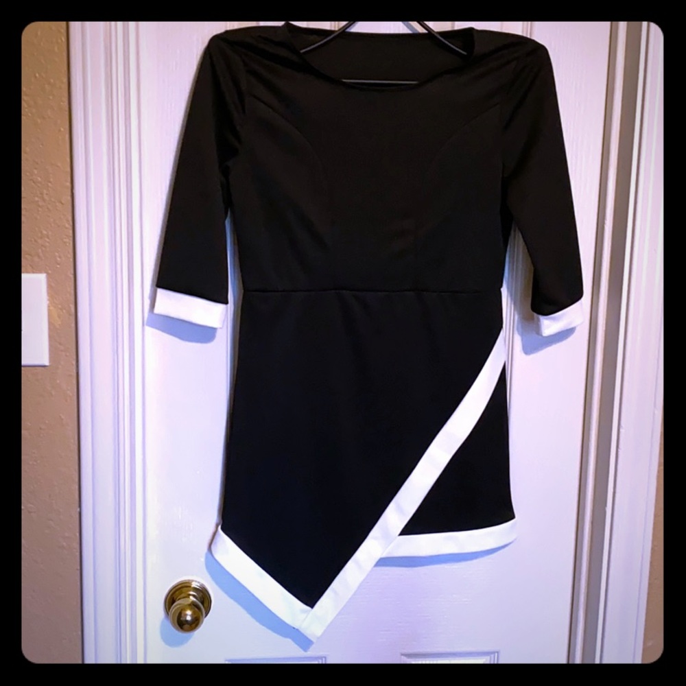 Black and white geometric line Dress or top